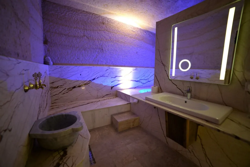 Cave Suite Room