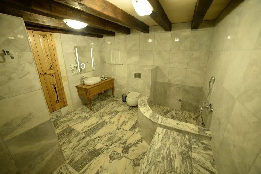 King Suite Room