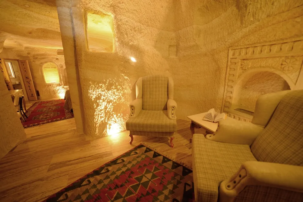 Cave Deluxe Room