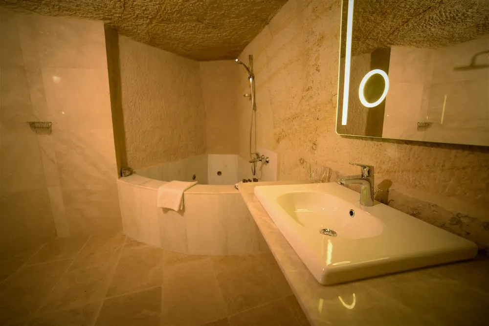 Cave Deluxe Room