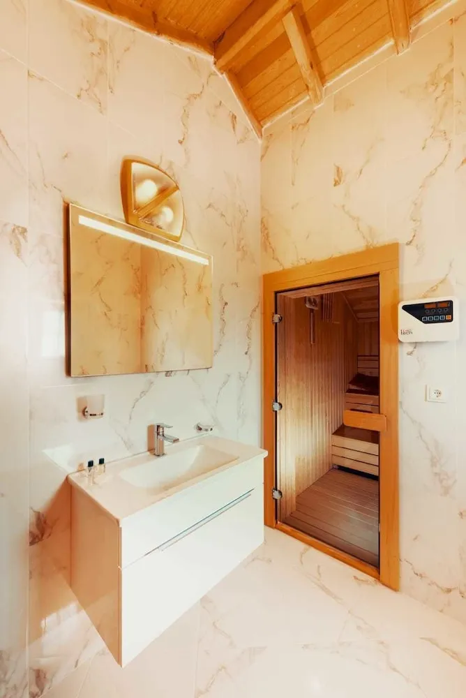 Deluxe Villa, 6 Yatak Odası, Göl Manzaralı