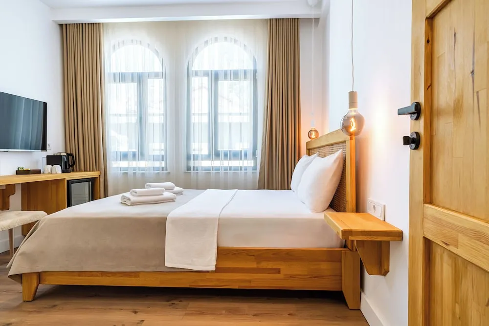 Deluxe Tek Büyük Yataklı Oda