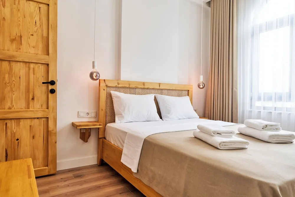 Deluxe Tek Büyük Yataklı Oda