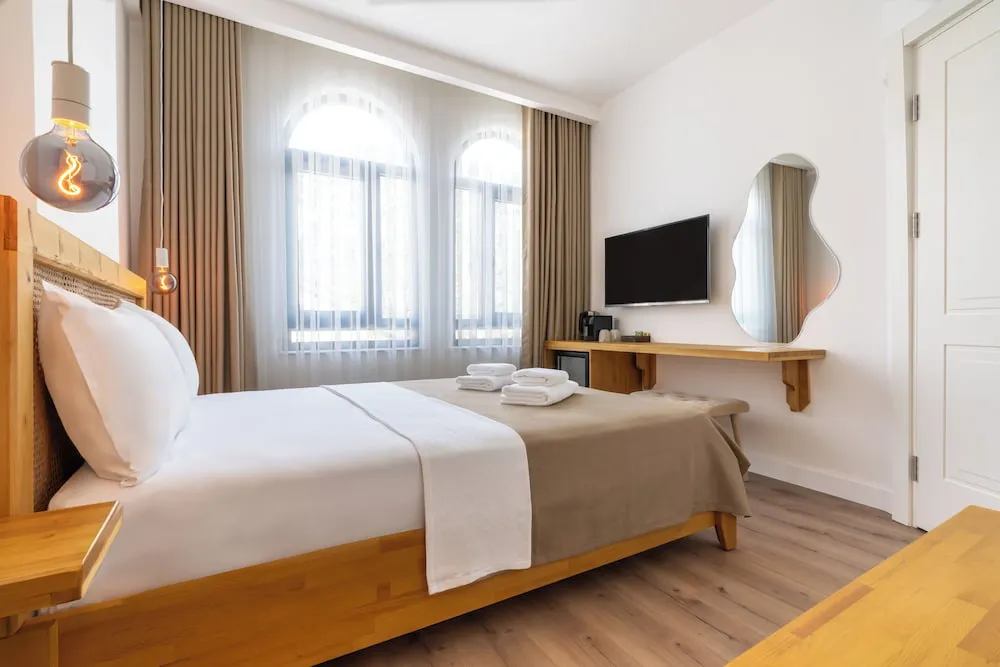 Deluxe Tek Büyük Yataklı Oda