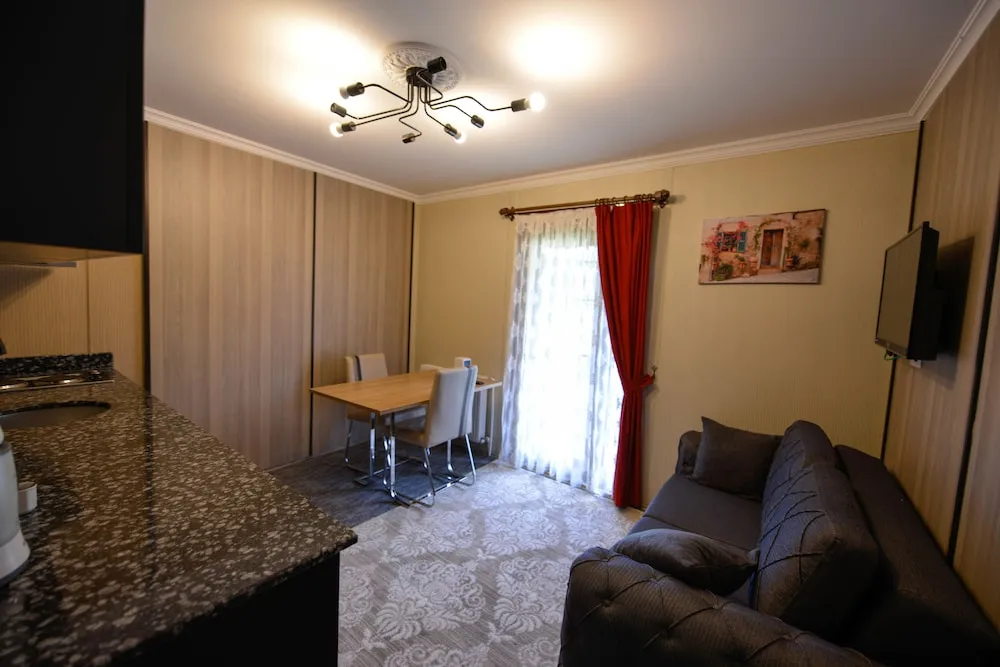 Traditional Apart Daire, Dağ Manzaralı