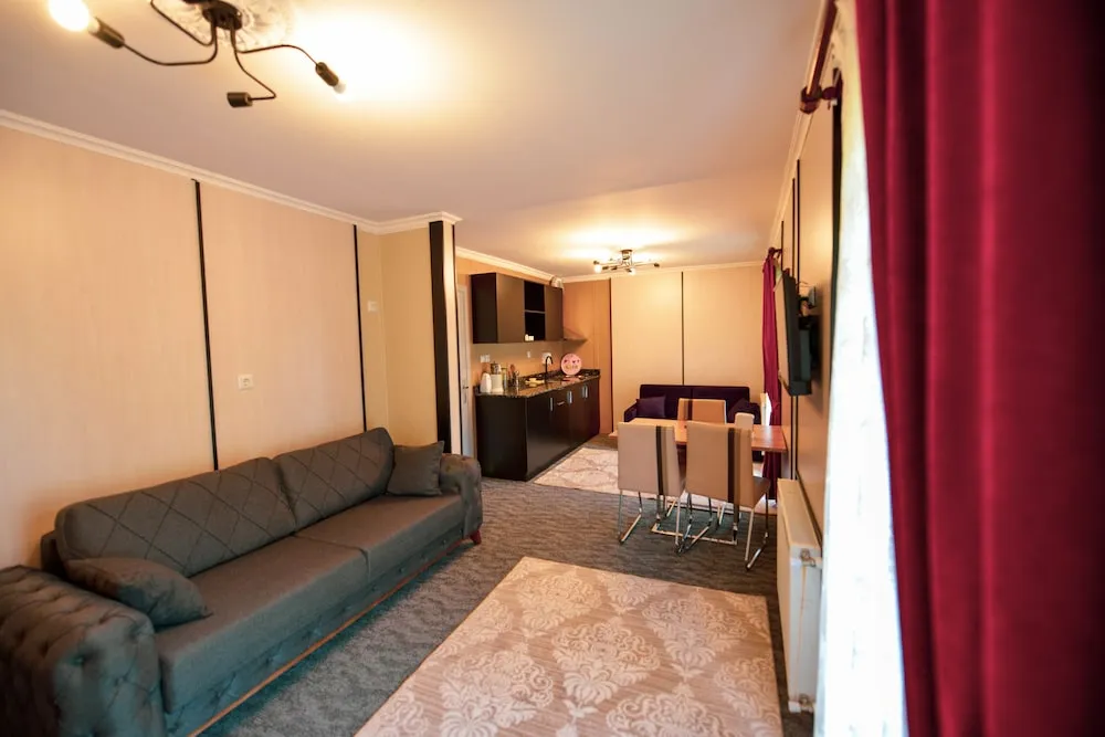 Grand Apart Daire, Dağ Manzaralı