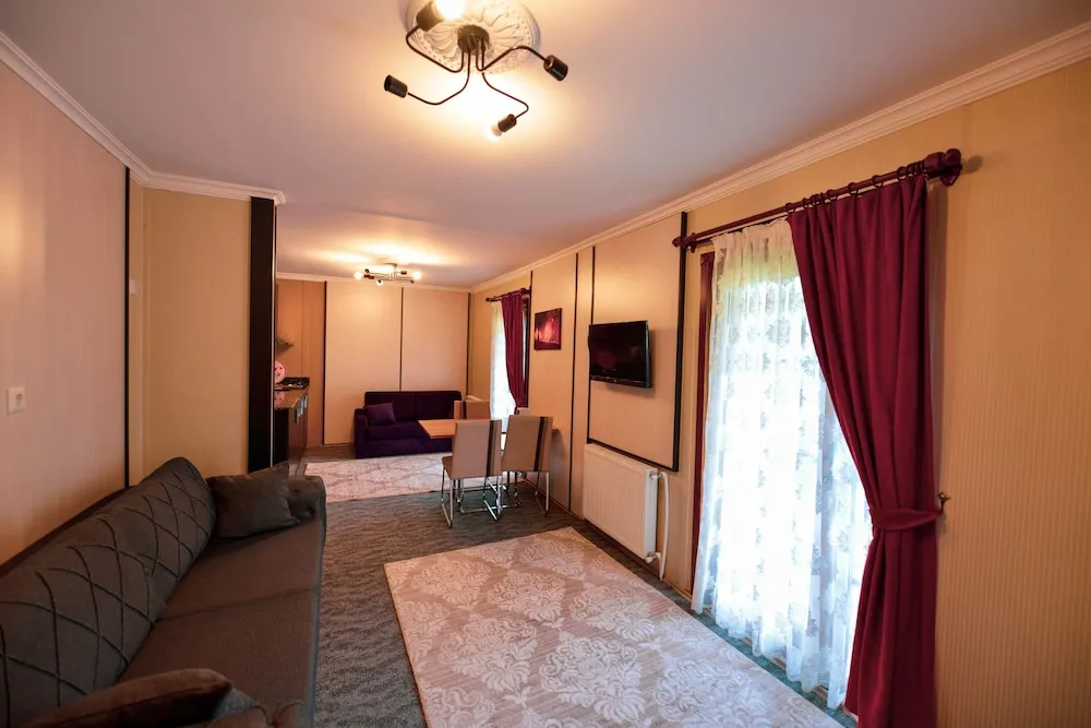 Grand Apart Daire, Dağ Manzaralı