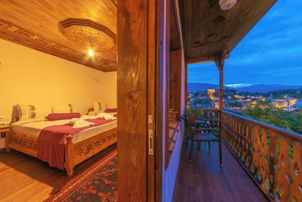 Standard Üç Kişilik Oda