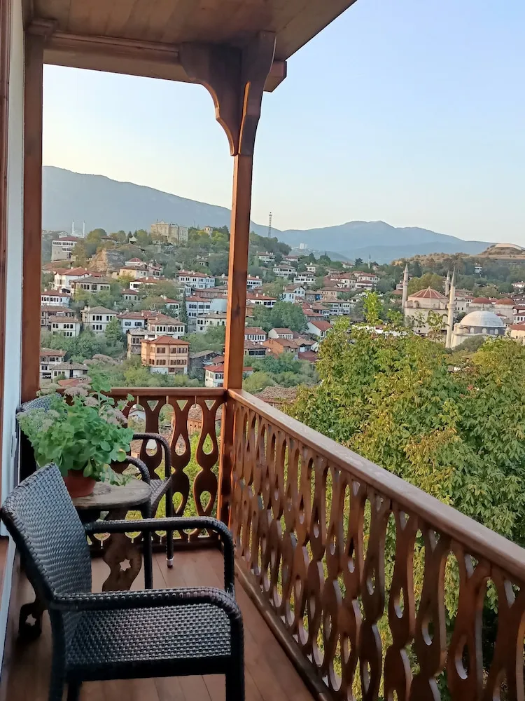 Deluxe Dört Kişilik Oda