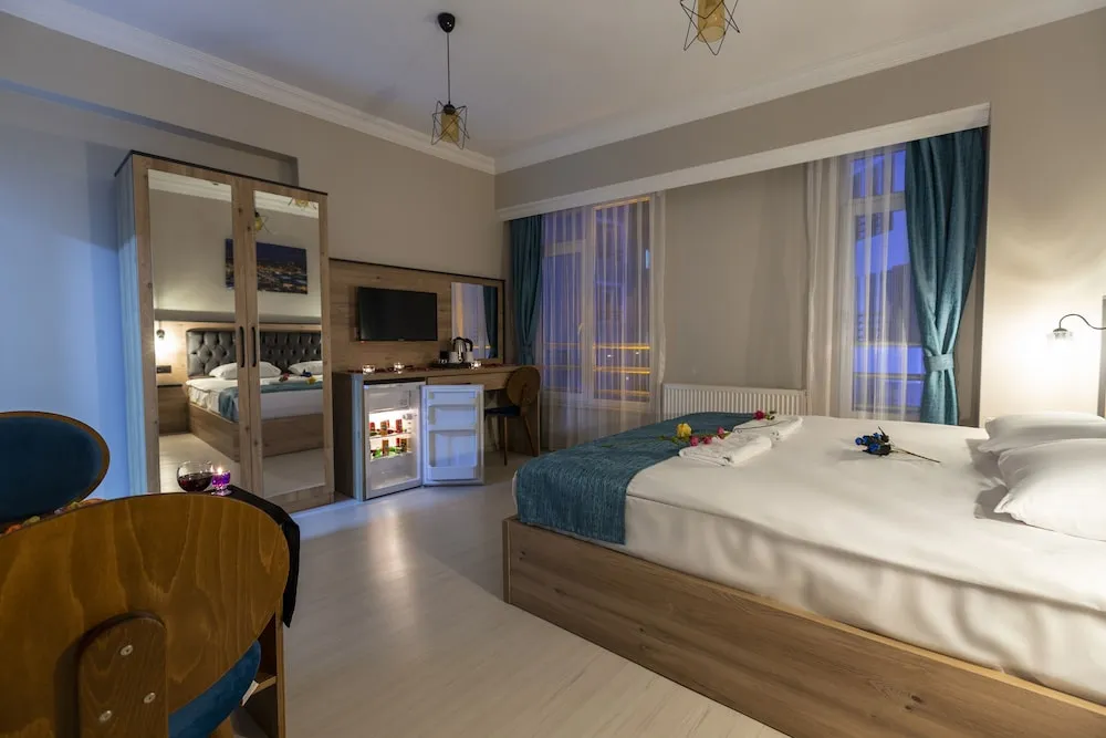 Deluxe Tek Büyük Yataklı Oda