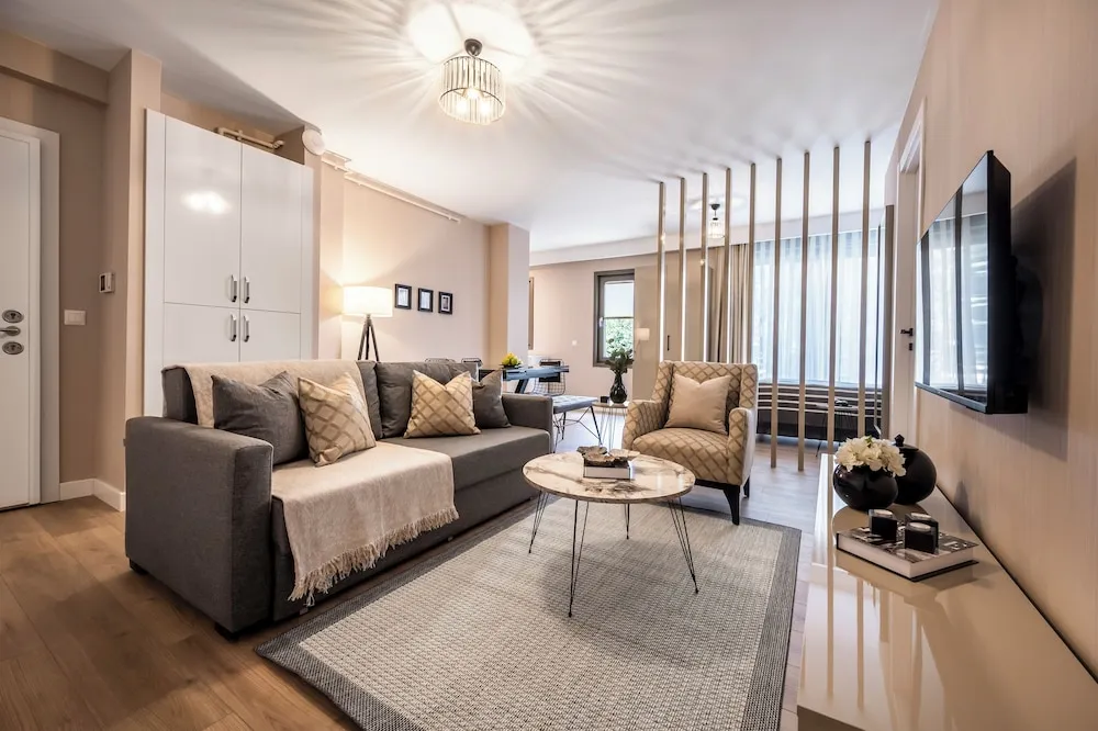 Balcony King Suite