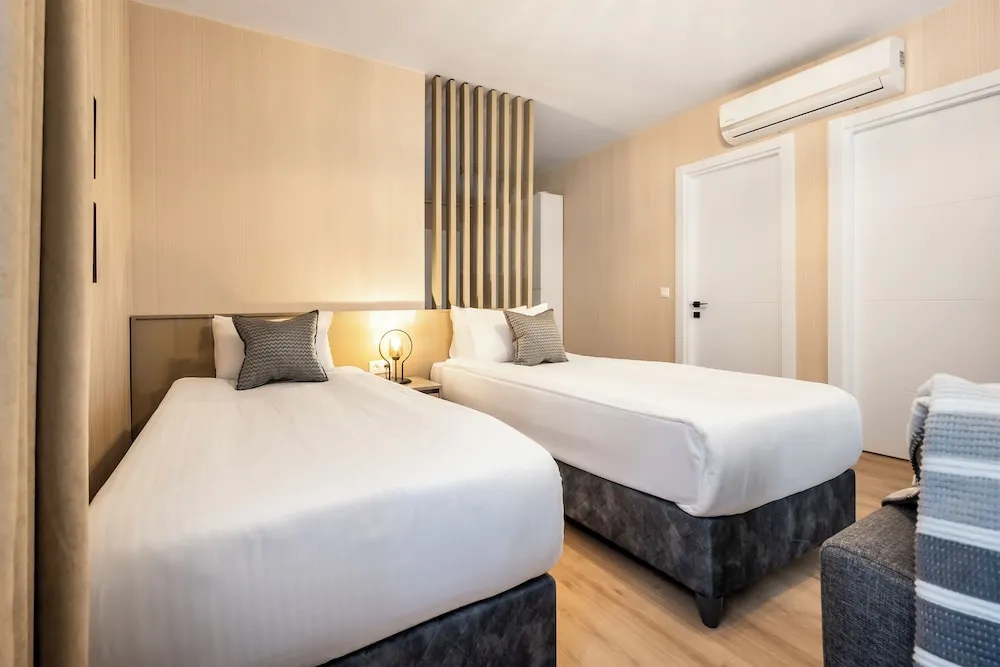 Junior King Suite