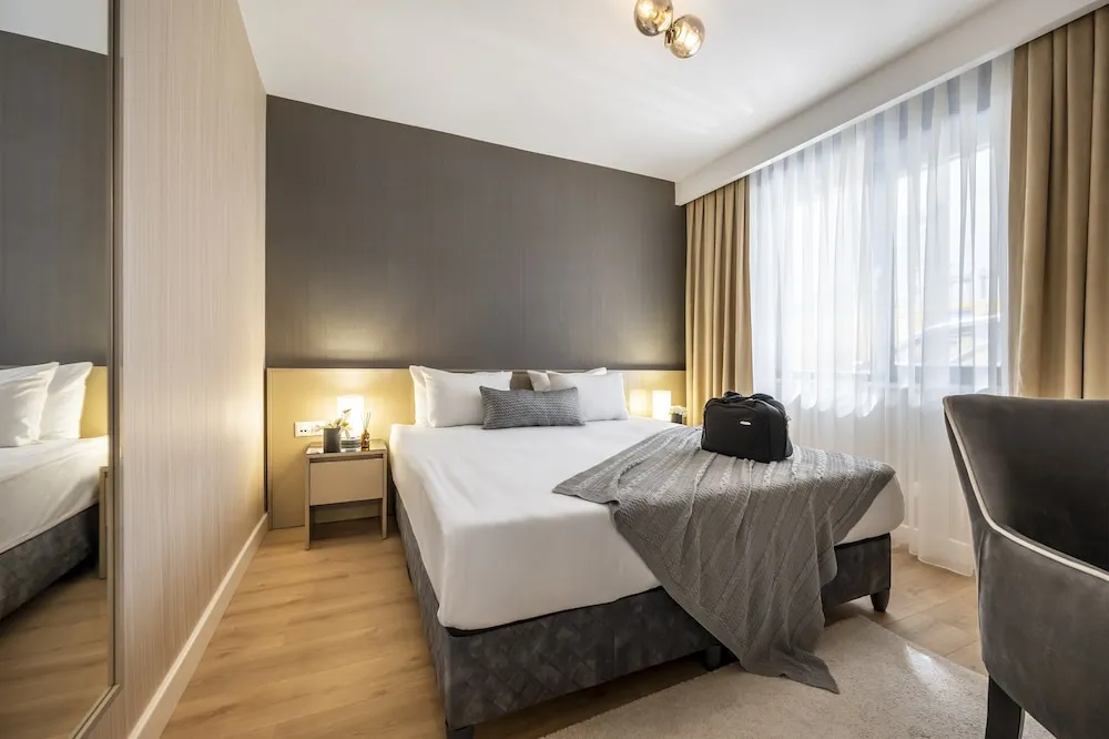 Junior King Suite