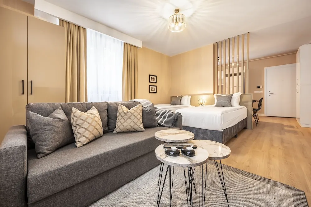 Junior King Suite