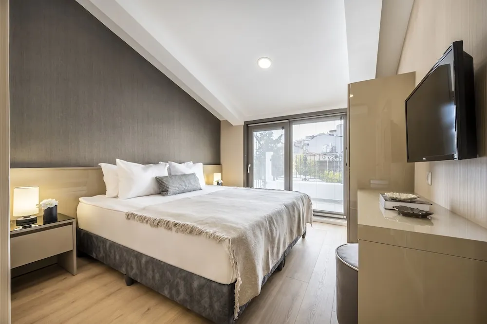 Queen Terrace Penthouse