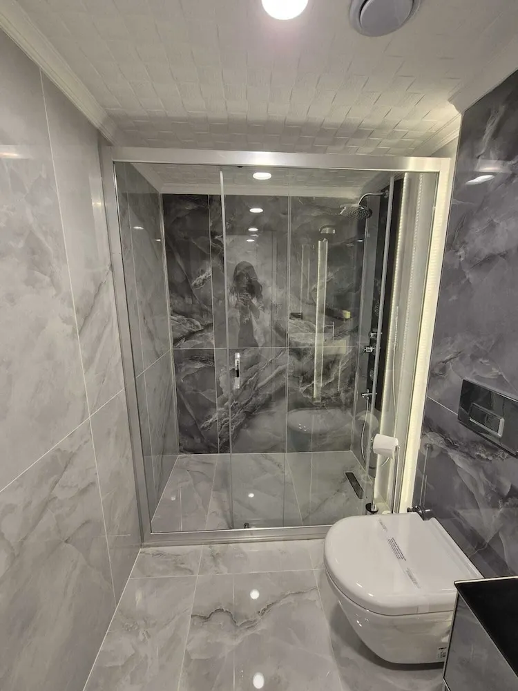 King Suite Room