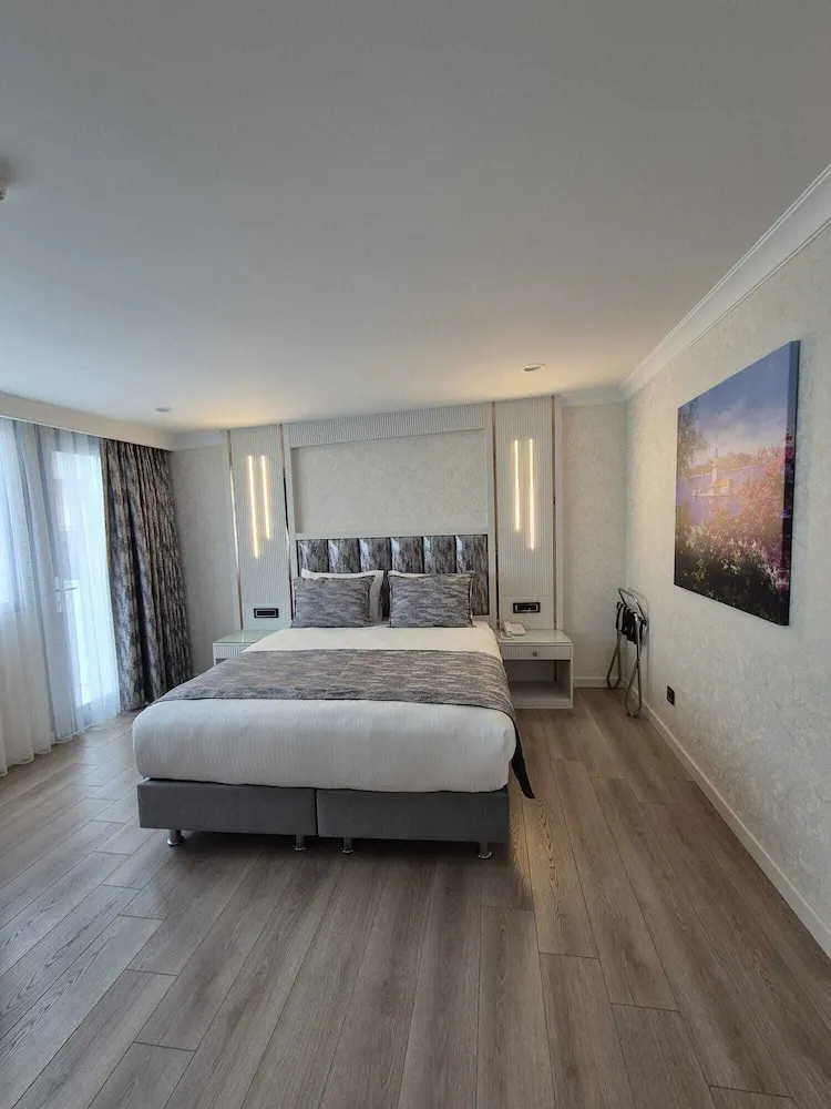 King Suite Room