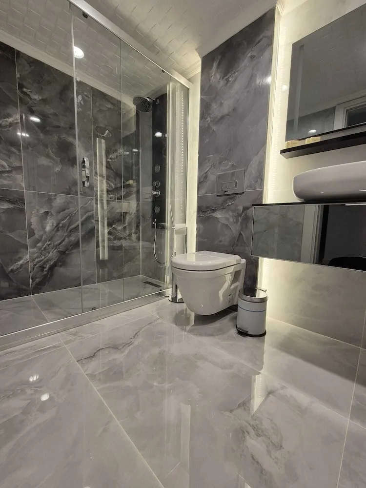 King Suite Room