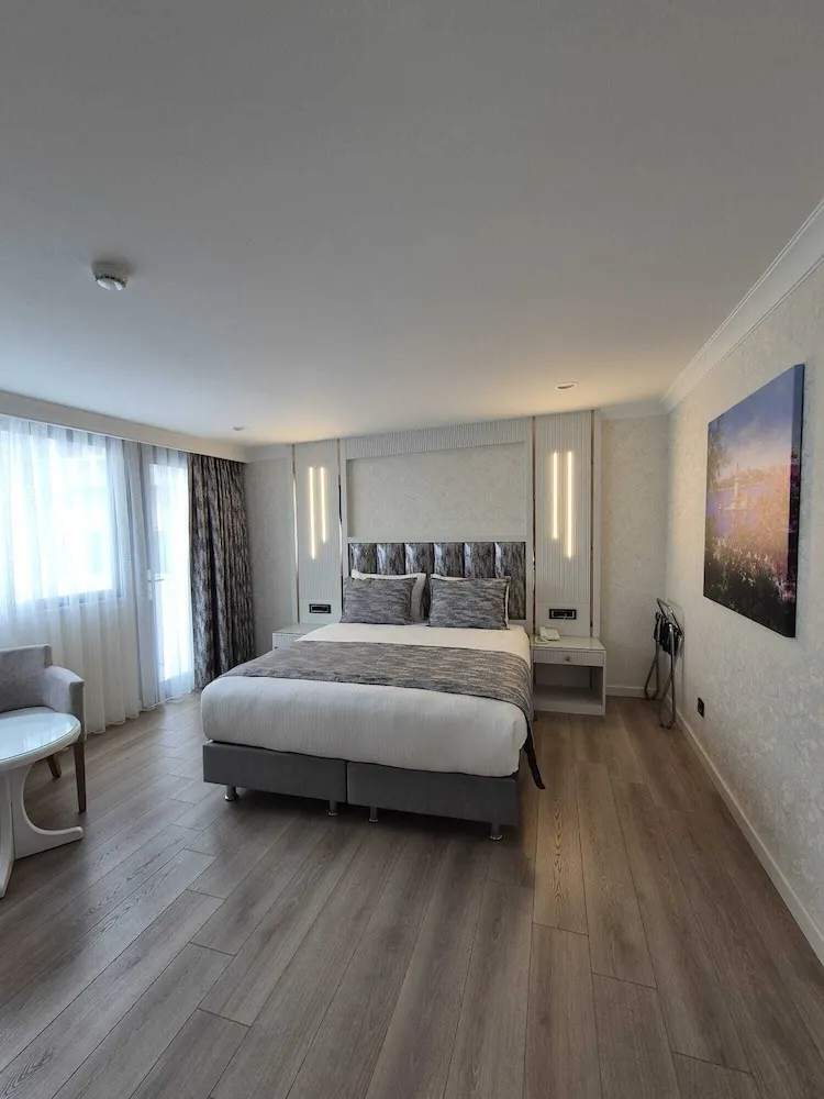 King Suite Room