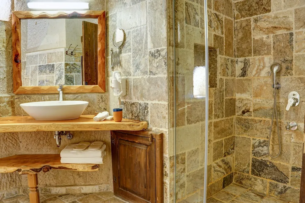 Superior Mağara Oda