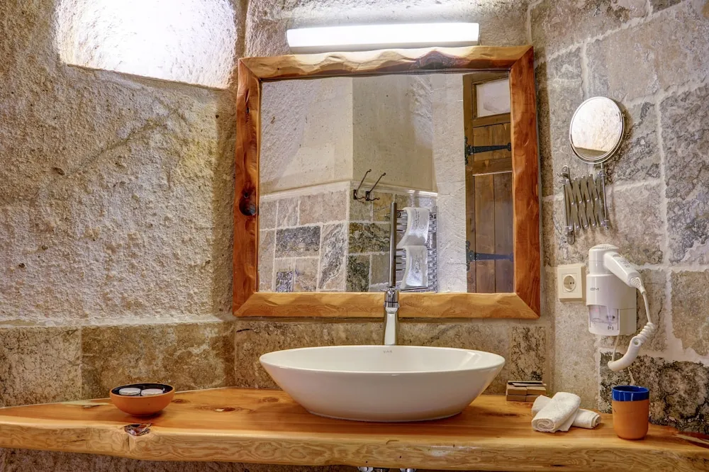 Superior Mağara Oda