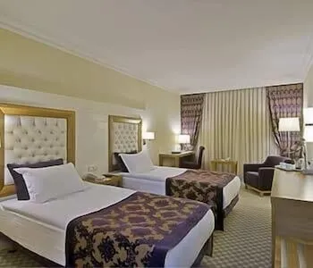 Tugcu Hotel Select
