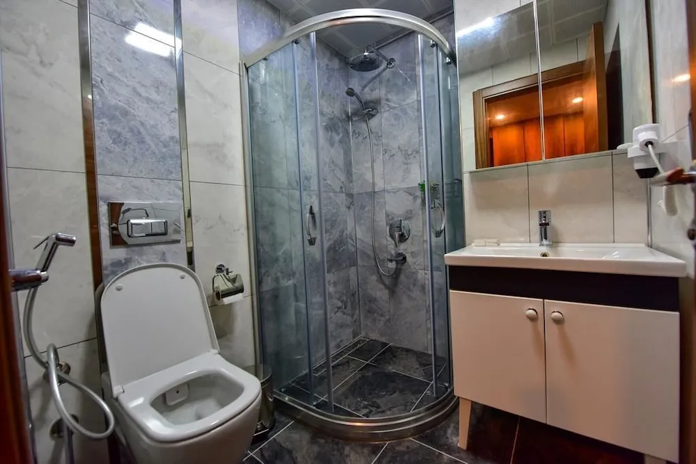 Royal Apart Daire, 2 Yatak Odası, Balkon, Nehir Manzaralı