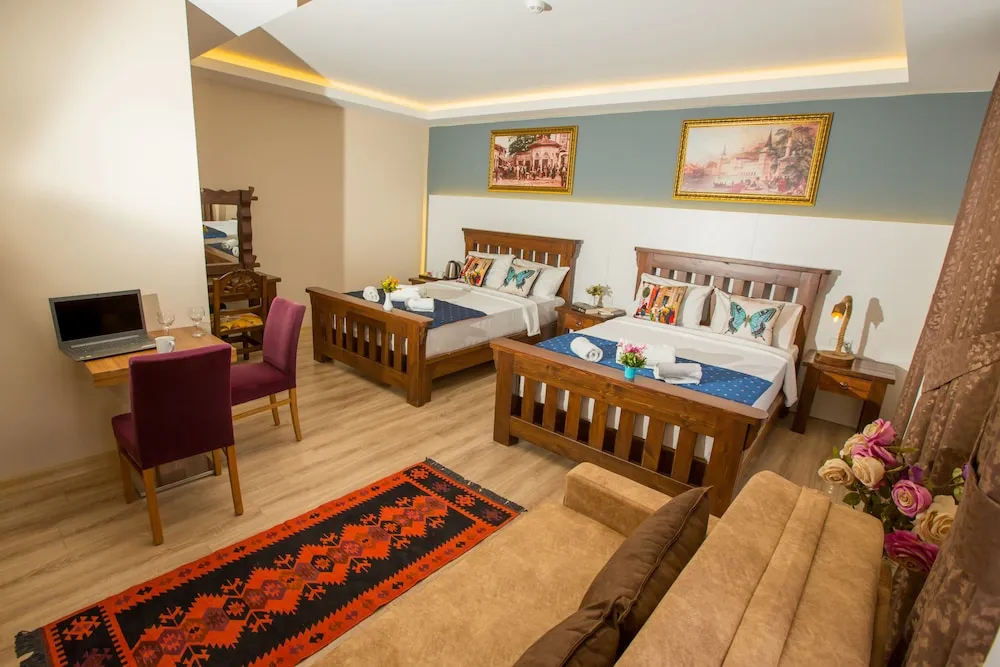Deluxe Dört Kişilik Oda, Şehir Manzaralı