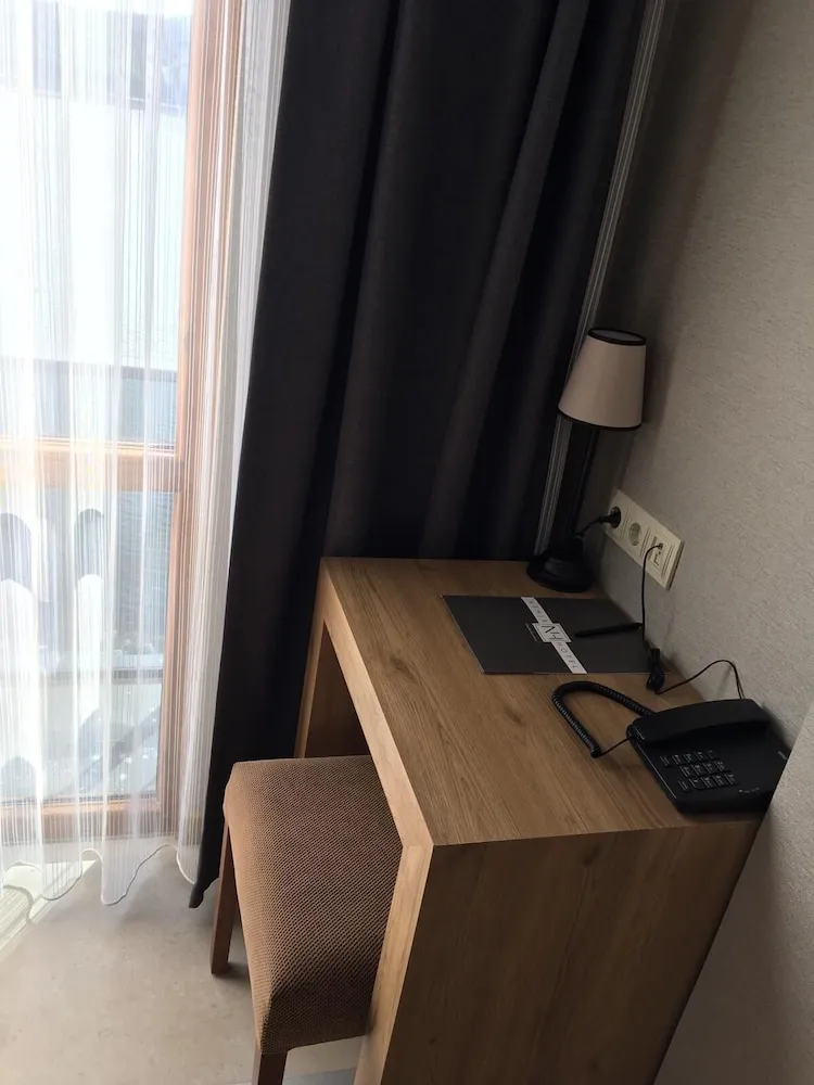 Üç Kişilik Oda, Bahçe Manzaralı