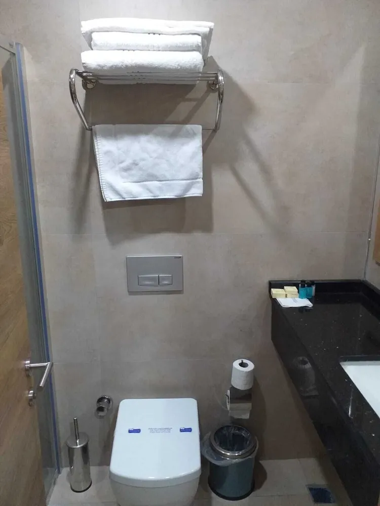 Tek Büyük Yataklı Oda, Bahçe Manzaralı