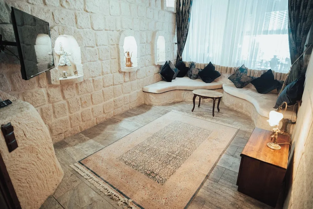 Deluxe Stone Suite with Stone