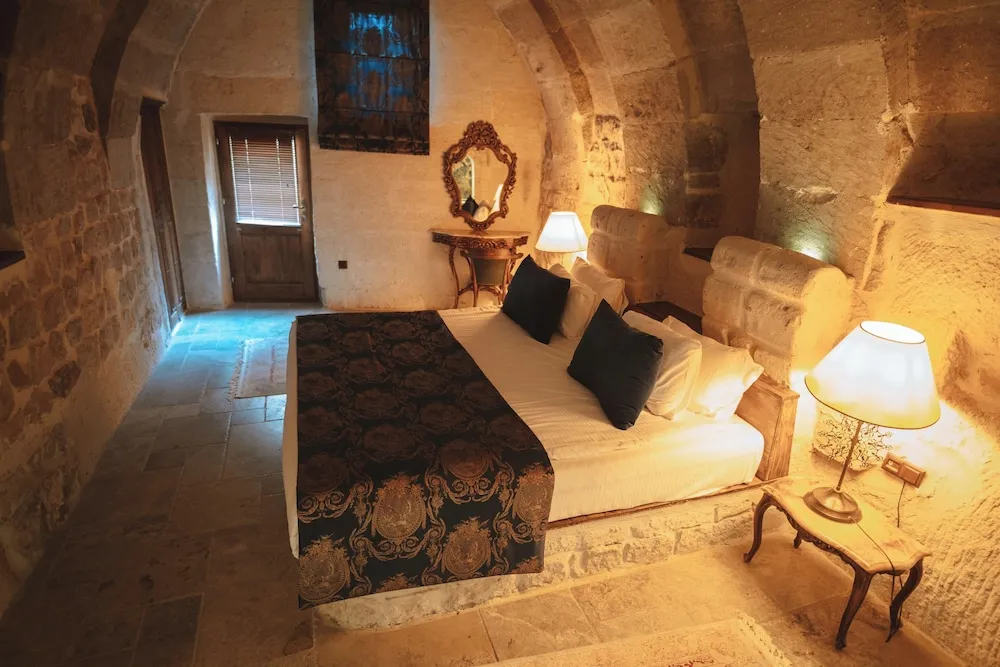 Deluxe Stone Suite with Stone