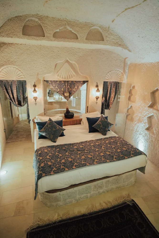 Deluxe Stone Suite with Stone