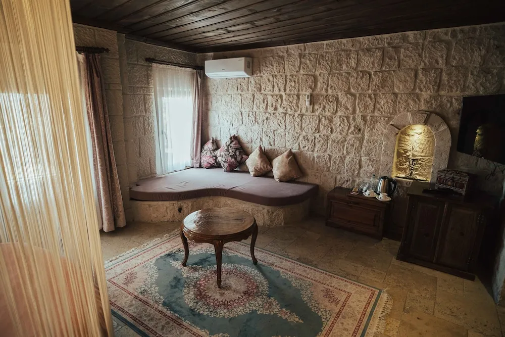 Deluxe Stone Suite with Stone