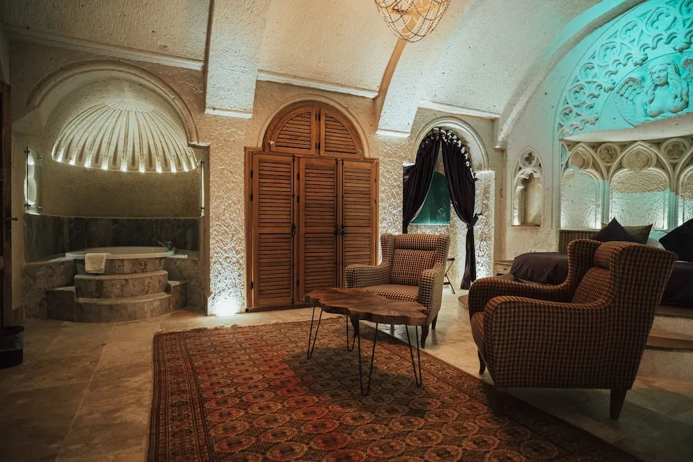 King Cave Suite with Jacuzzi