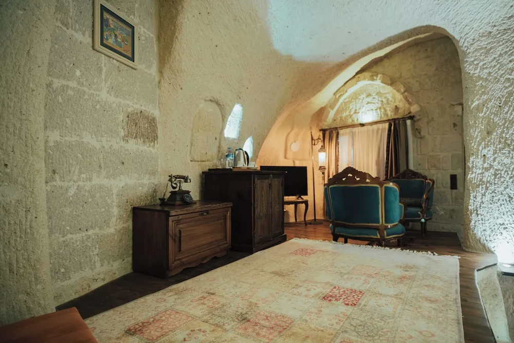 King Cave Suite with Stone Bathtub