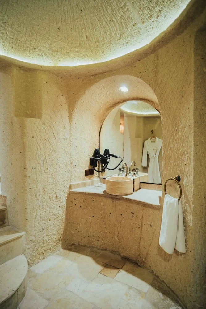 King Cave Suite with Stone Bathtub