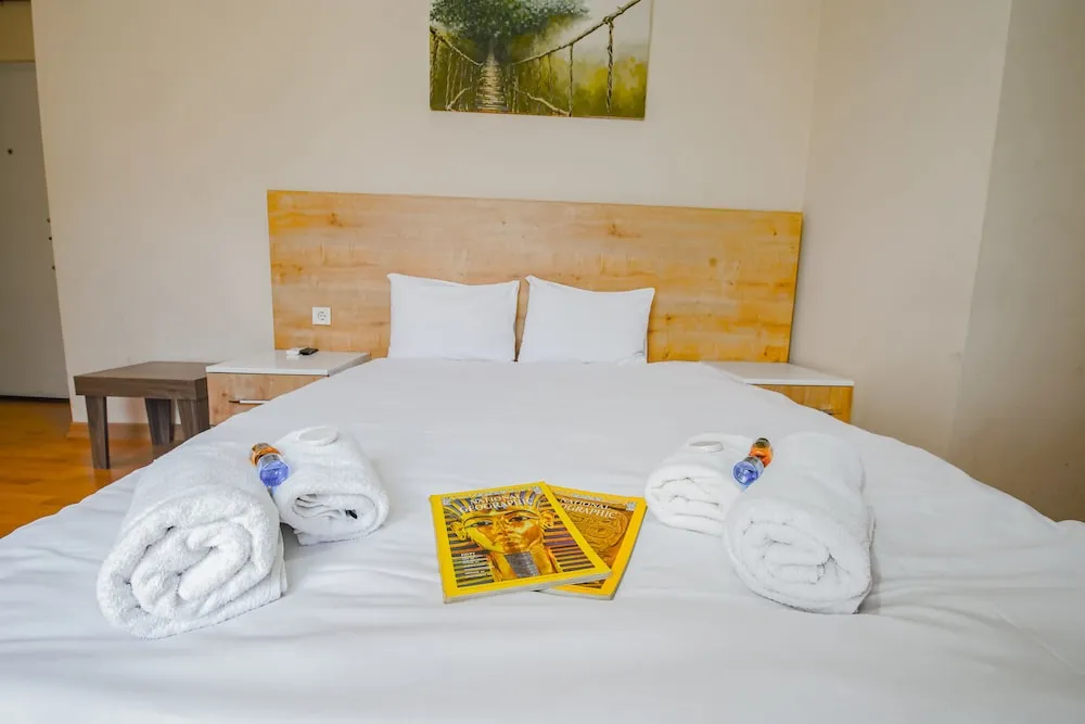 Comfort Triple Room, 1 Bedroom, City View (210m away with Kitchen)