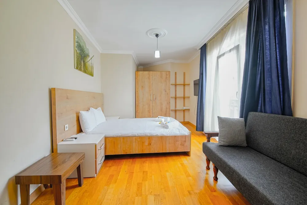 Comfort Triple Room, 1 Bedroom, City View (210m away with Kitchen)