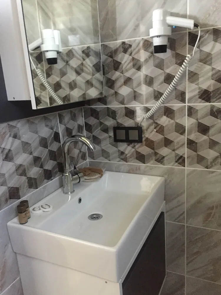 Comfort Tek Büyük Yataklı Oda