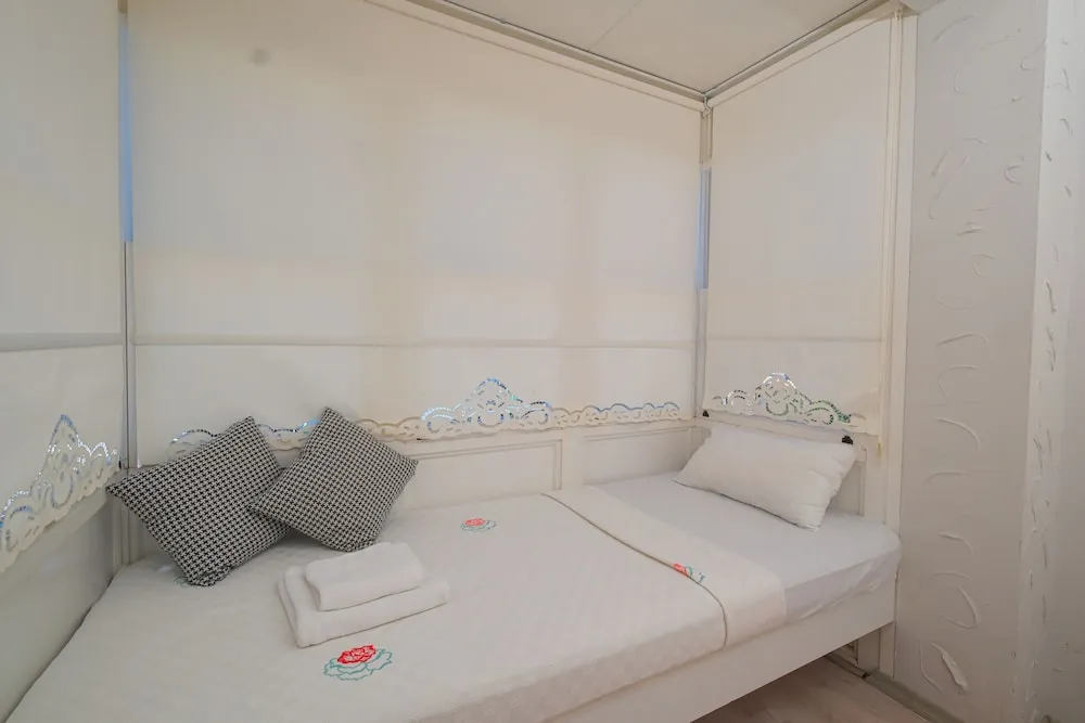 Economy Üç Kişilik Oda (Pellicano)