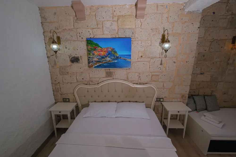 Üç Kişilik Oda, Havuz Manzaralı (Falco)