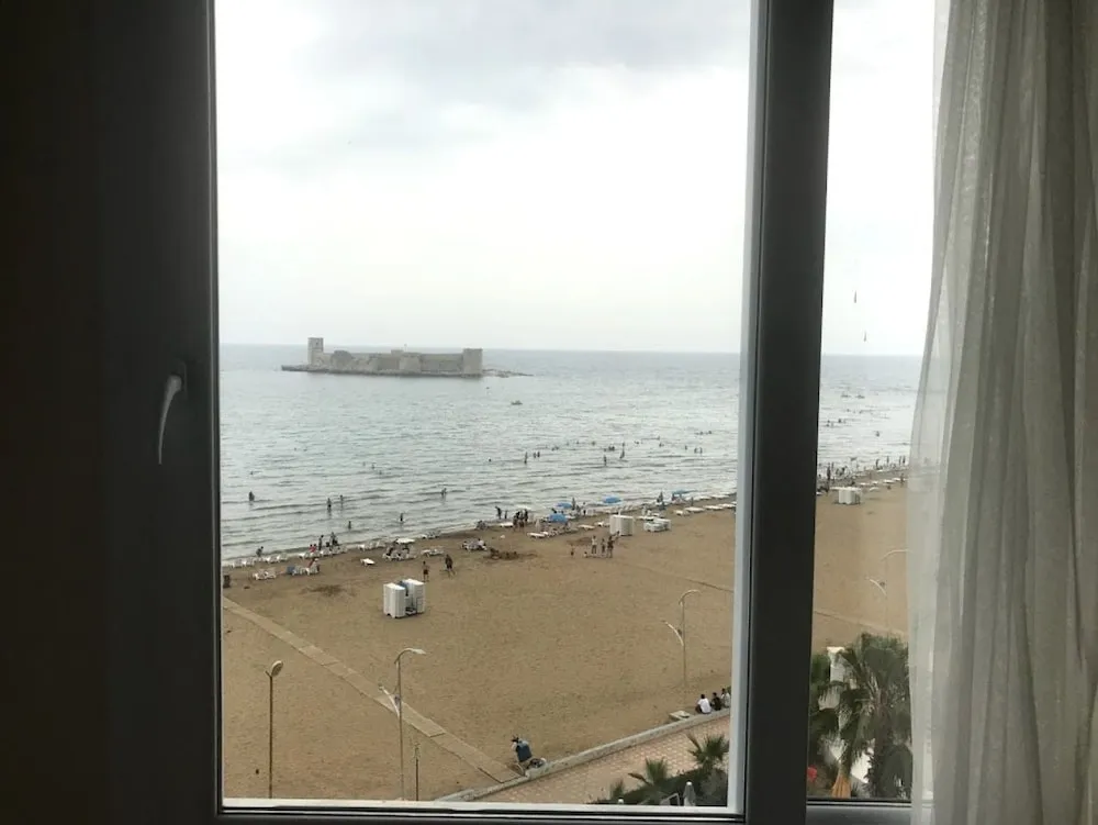Süit, Deniz Manzaralı, Köşe