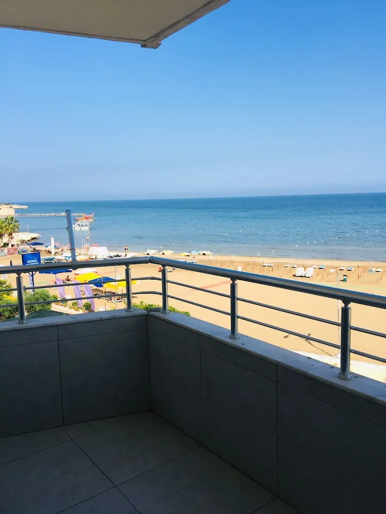 Süit, Deniz Manzaralı, Köşe
