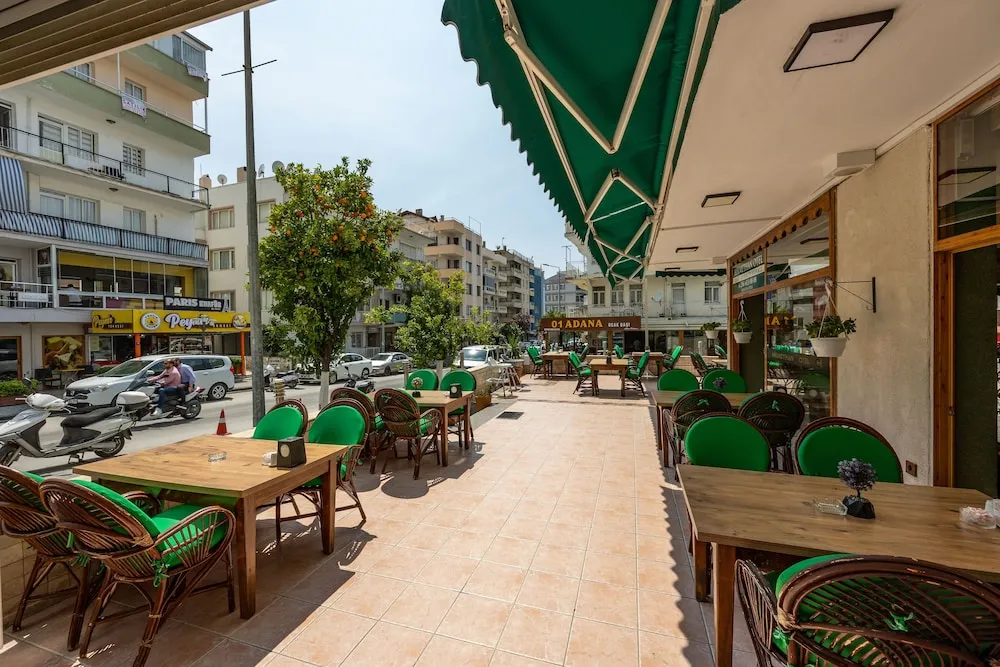 3 Kisilik Sehir Manzarali - Balkonlu Aile Odasi