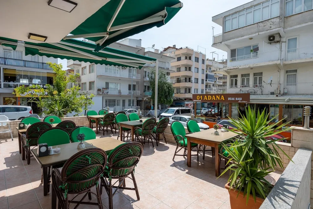 3 Kisilik Sehir Manzarali - Balkonlu Aile Odasi
