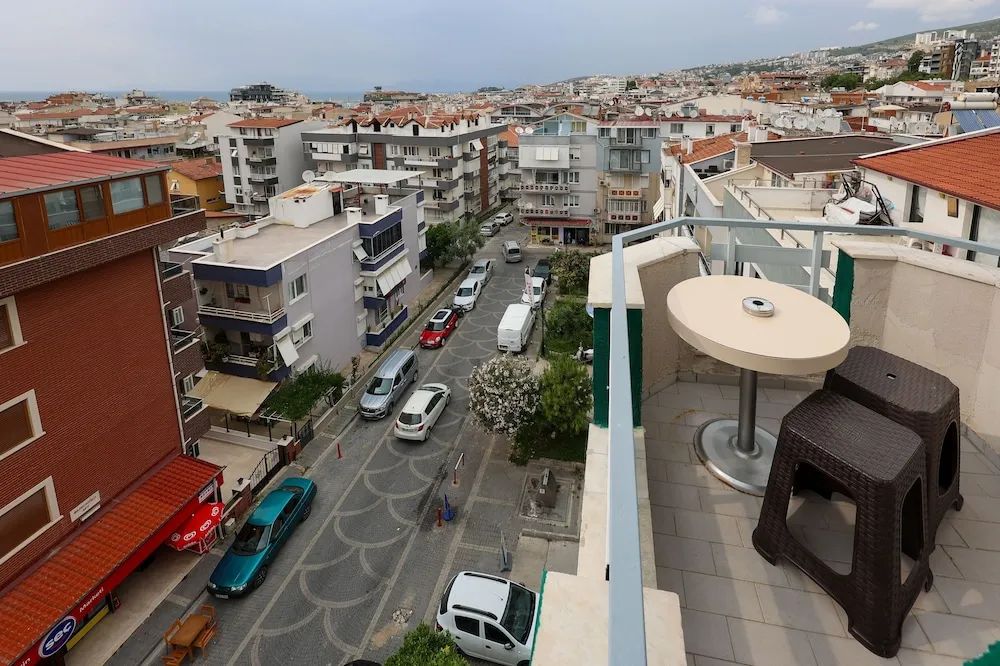 3 Kisilik Sehir Manzarali - Balkonlu Aile Odasi