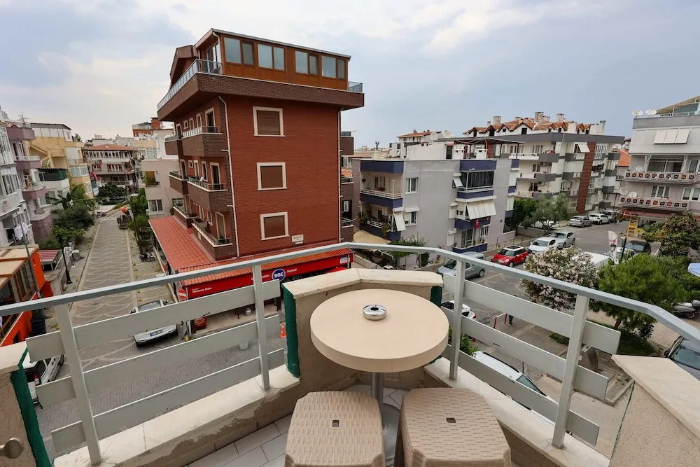 Cift Kisilik Sehir Manzarali - Balkonlu Aile Odasi