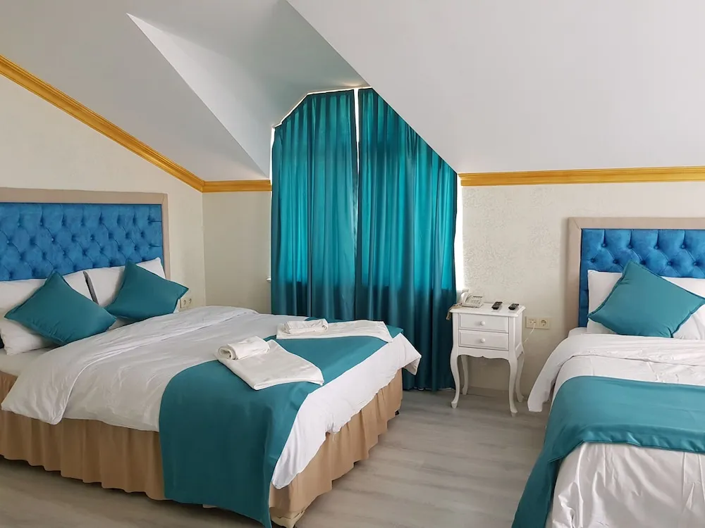 Üç Kişilik Oda, Balkon, Deniz Manzaralı