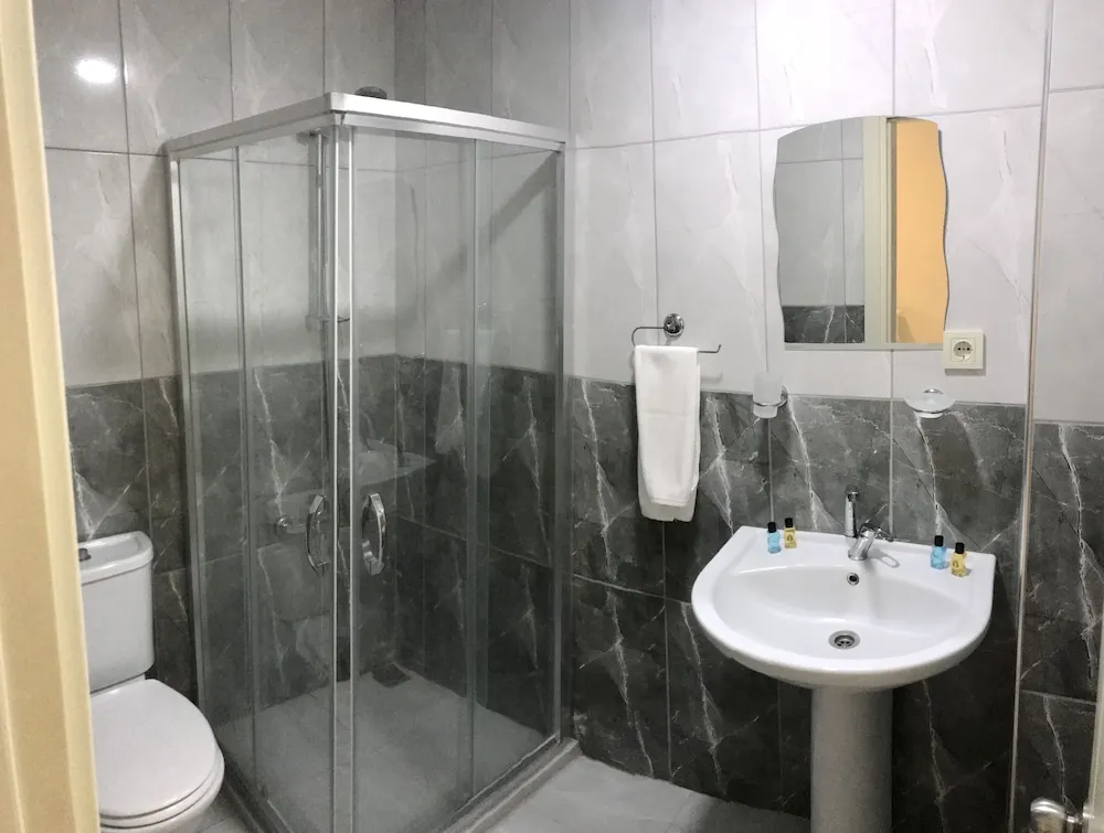 Üç Kişilik Oda, Balkon, Deniz Manzaralı